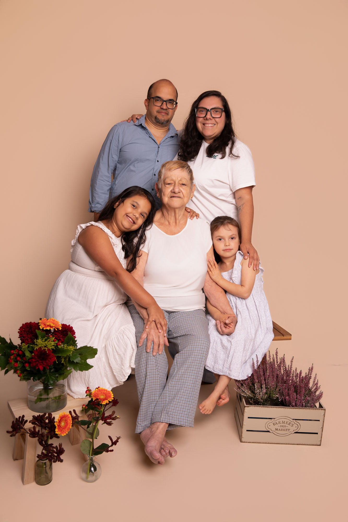 multigenerational family portrait studio netherlands